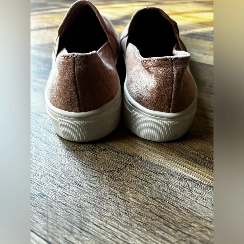 Universal Thread Pink Faux Suede Slip On Tennis Shoes